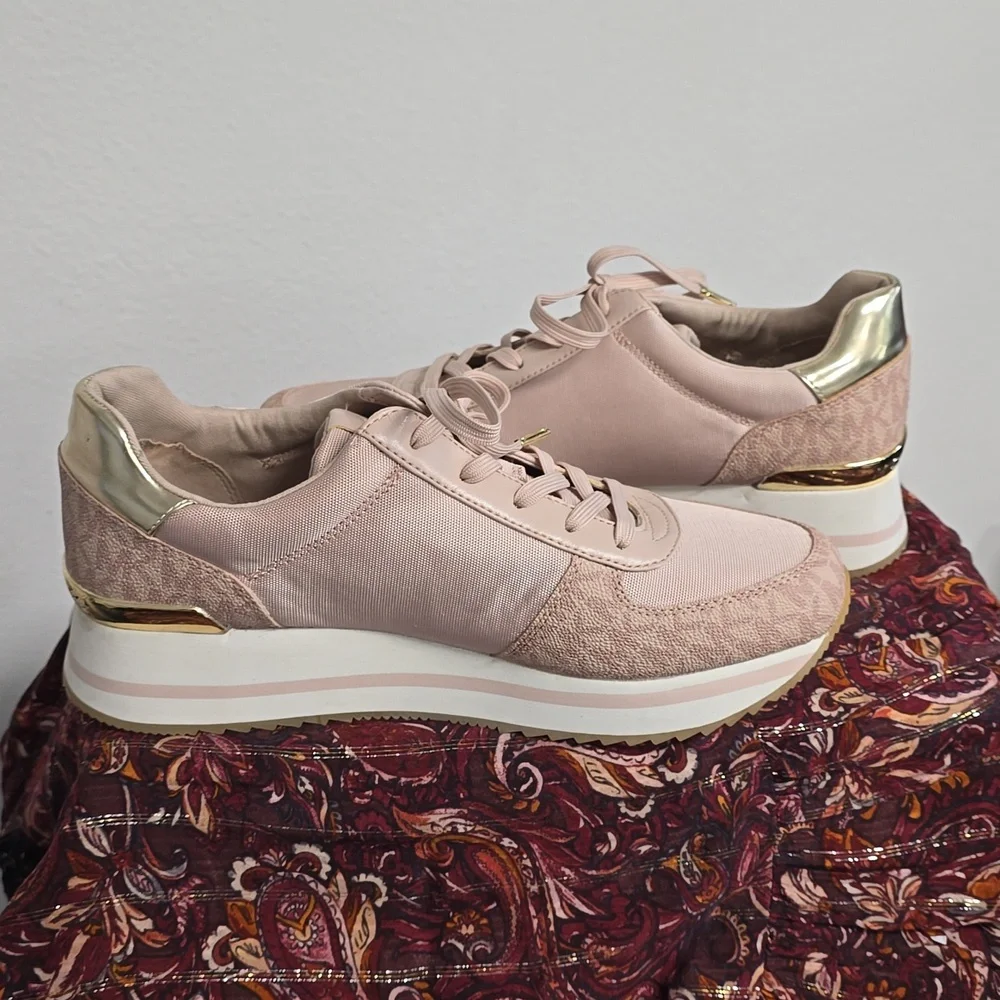 MICHAEL Michael Kors Raina Trainer Sneaker - Picture 4 of 10